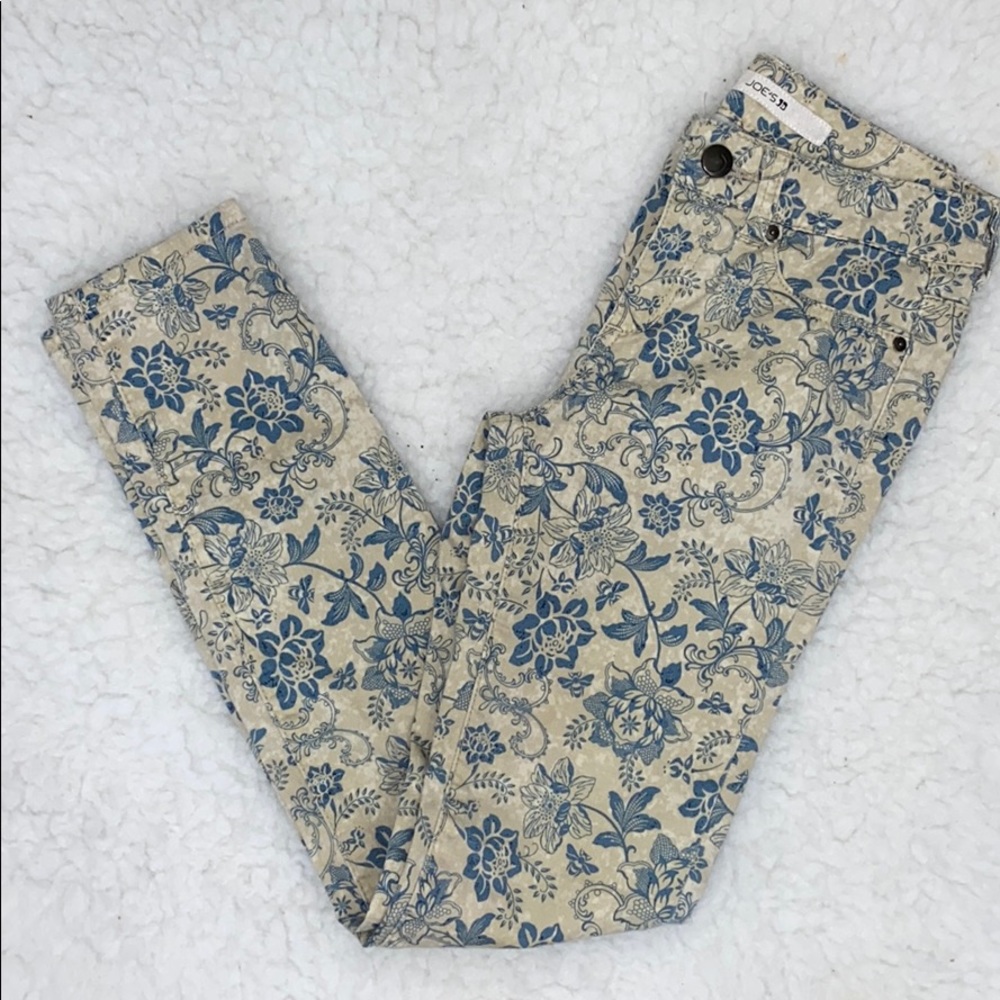 - Joe’s Jeans floral print denim skinny jean…